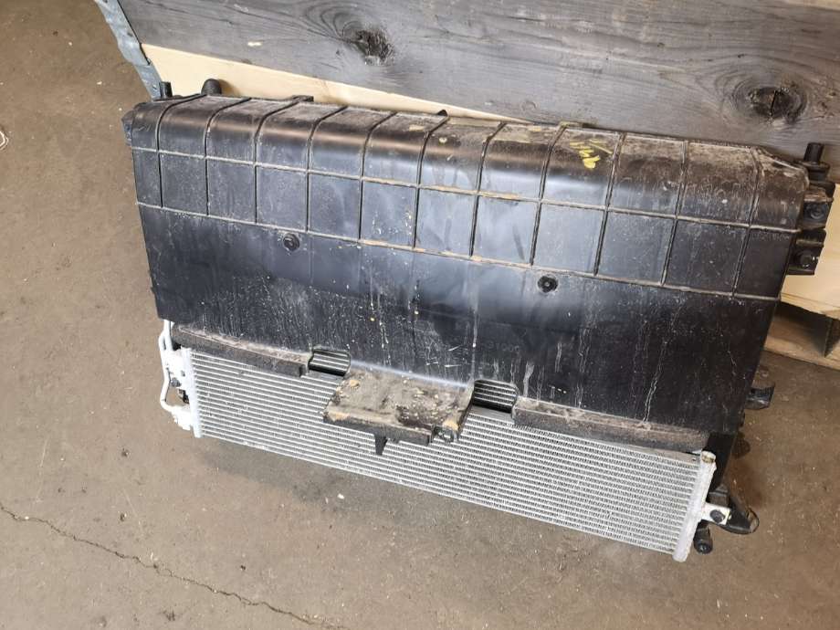 Radiator (automat gir) til Hyundai Ioniq 5, 2021-->>  (HYUNDAI|253L0GI100)