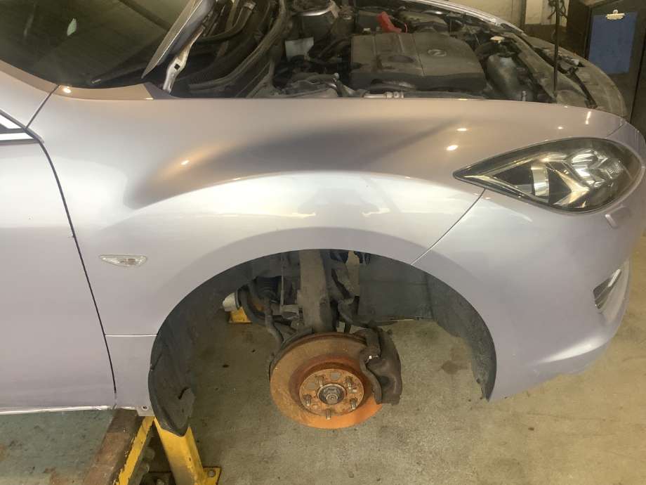 Skjerm høyre foran til Mazda 6, 2008-2010 (Type II, Fase 1)  (MAZDA|)