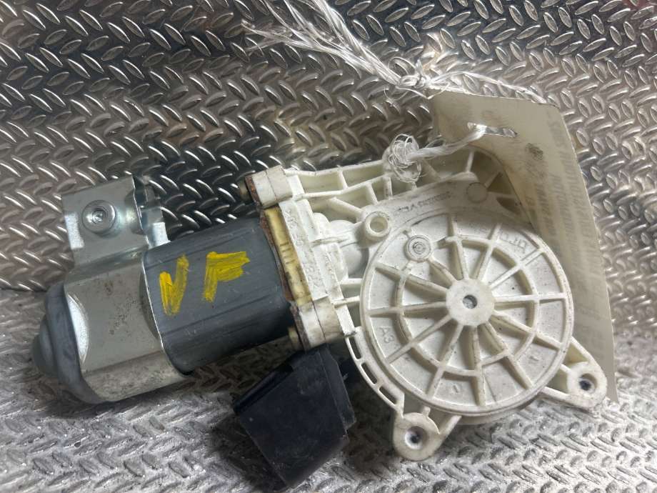 Ruteheis venstre til BMW 5-Serie 2003-2010 (E60/E61) (E60/E61) (BMW|67626981141|67 62 6 981 141|)