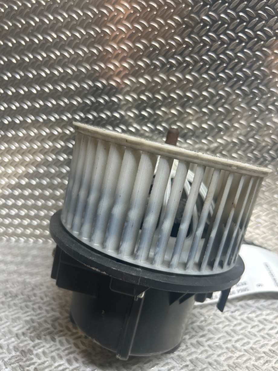 Varmeapparat motor til Volvo V70 2014-2016 (Type III, Fase 2)  (|6G9N18D413BA|6G9N18D413AA)