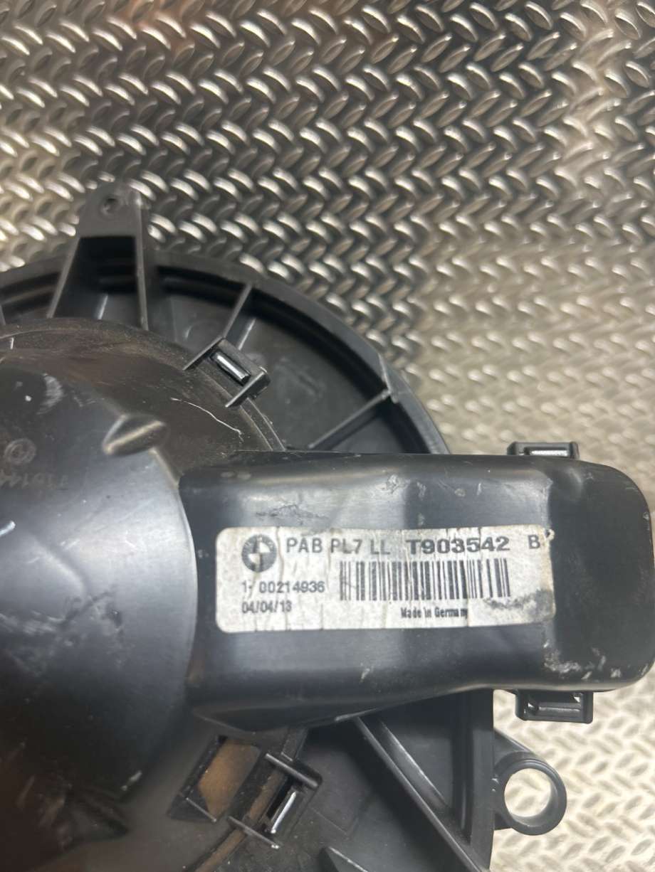 Varmeapparat motor til BMW 3-Serie 2012-2018 (F30/F31/F34) (F30/F31/F34) (BMW|64119350395|64 11 9 350 395|)