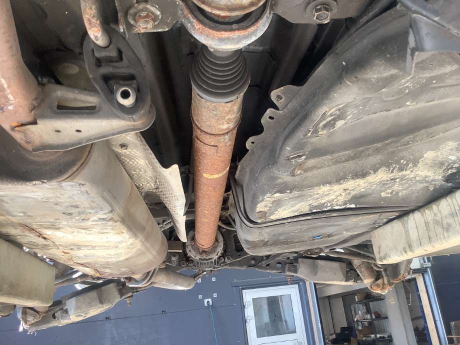 Mellomaksel til Toyota RAV4, 2013-2015 (Type IV, Fase 1)  (TOYOTA|)