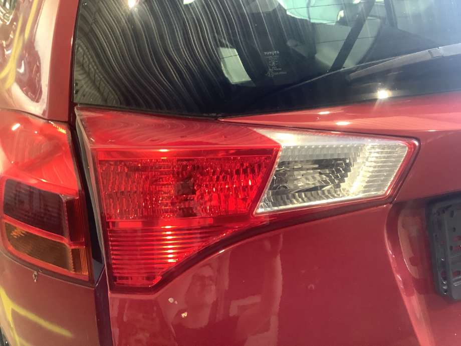 Baklykt venstre indre til Toyota RAV4, 2013-2015 (Type IV, Fase 1)  (TOYOTA|)
