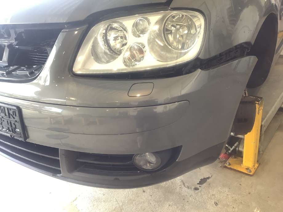 Støtfanger foran til VW Touran 2003-2006 (Type I, Fase 1) (VOLKSWAGEN|)