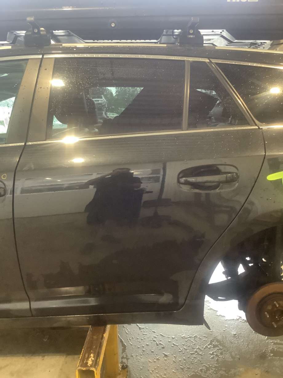 Dør venstre bak til Toyota Avensis, 2009-2015 (Type III, Fase 1)  (TOYOTA|)