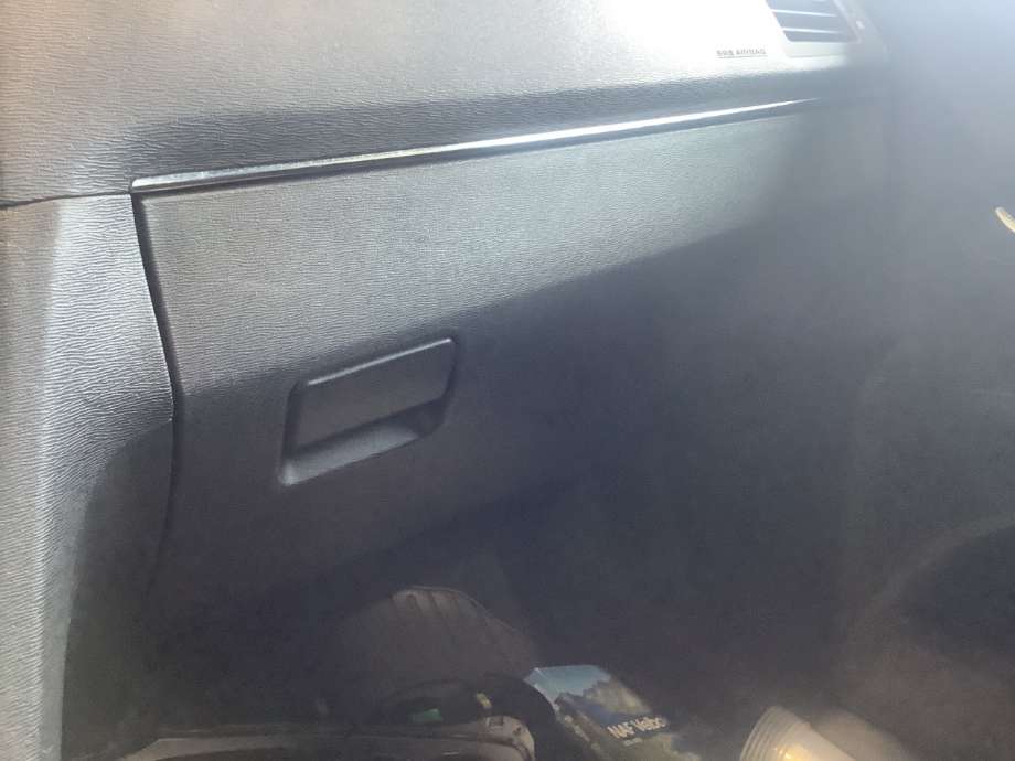 Hanskerom lokk til Toyota Avensis, 2009-2015 (Type III, Fase 1)  (TOYOTA|)