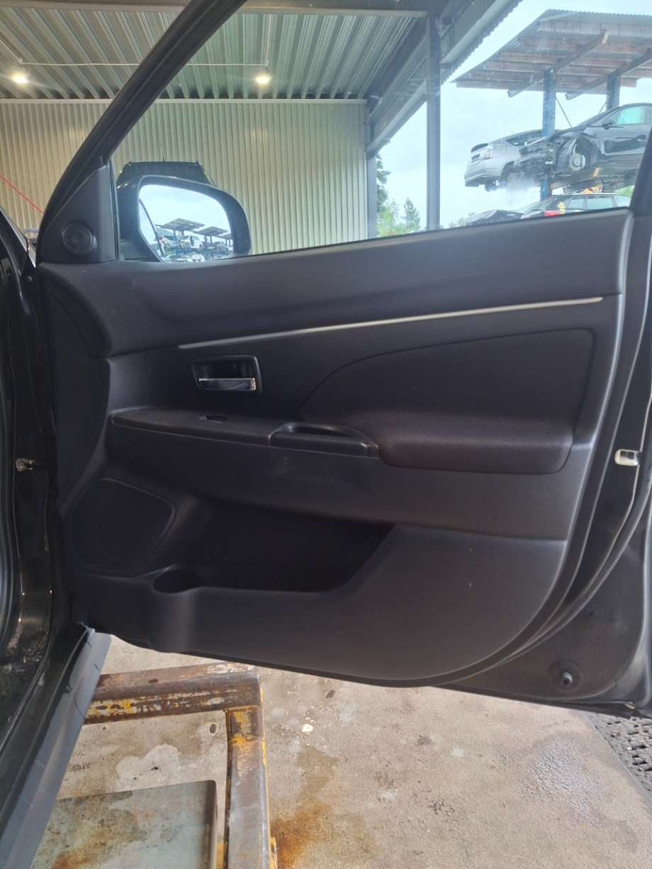 Dørtrekk høyre til Mitsubishi ASX, 2010-2019  (MITSUBISHI|)