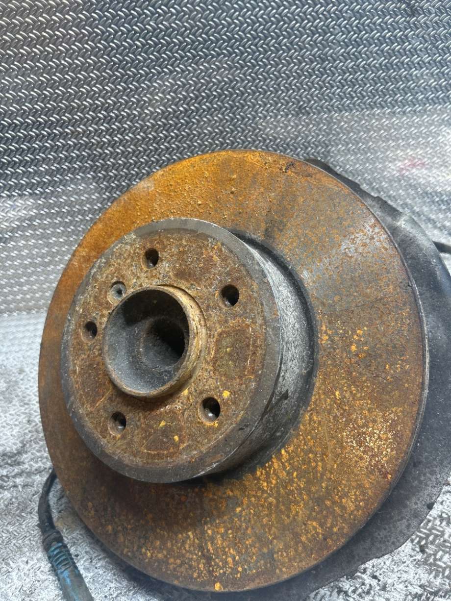 Hjulspindel høyre foran til BMW 5-Serie 2003-2010 (E60/E61) (E60/E61) (BMW|31216760954||6760954R)