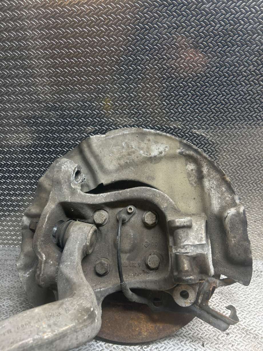 Hjulspindel høyre foran til BMW 5-Serie, 2003-2010 (E60/E61) (E60/E61) (BMW|31216760954)