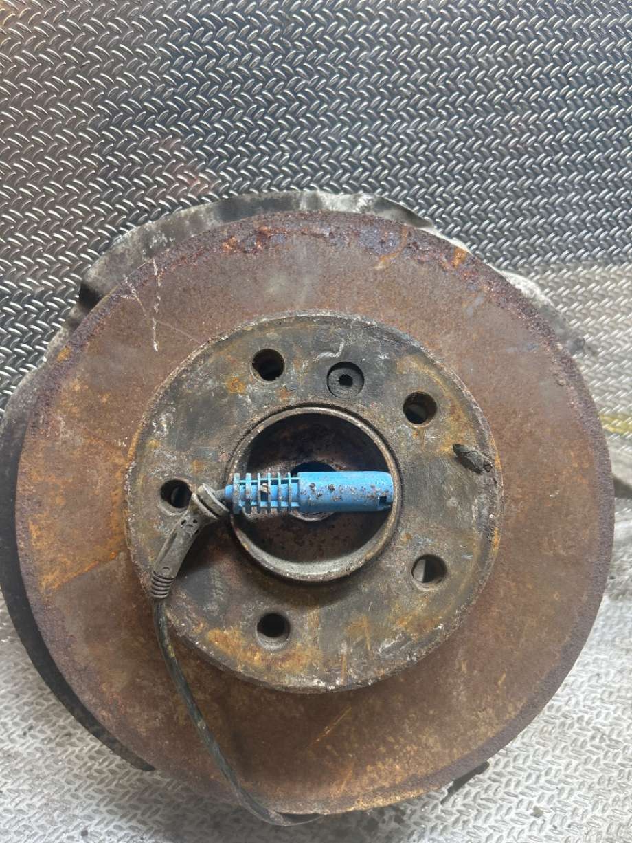 Hjulspindel høyre foran til BMW 5-Serie 2003-2010 (E60/E61) (E60/E61) (BMW|31216760954|)