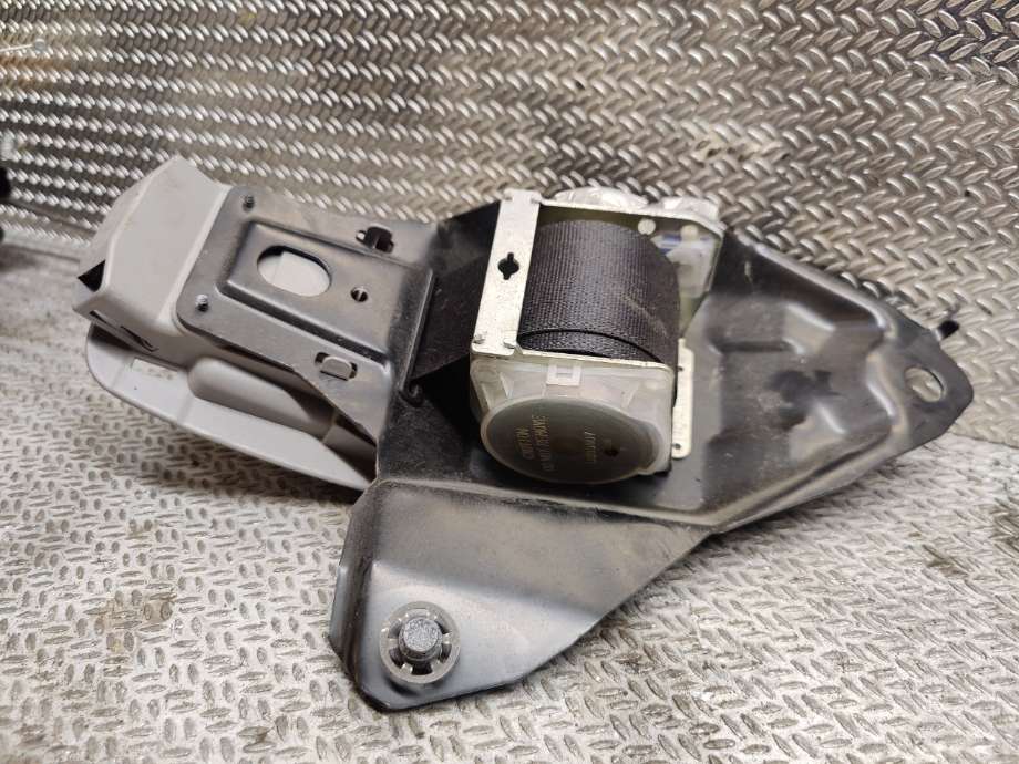 Sikkerhetsbelte bak midtre til Toyota RAV4, 2006-2009 (Type III, Fase 1)  (TOYOTA|7332042041B1)