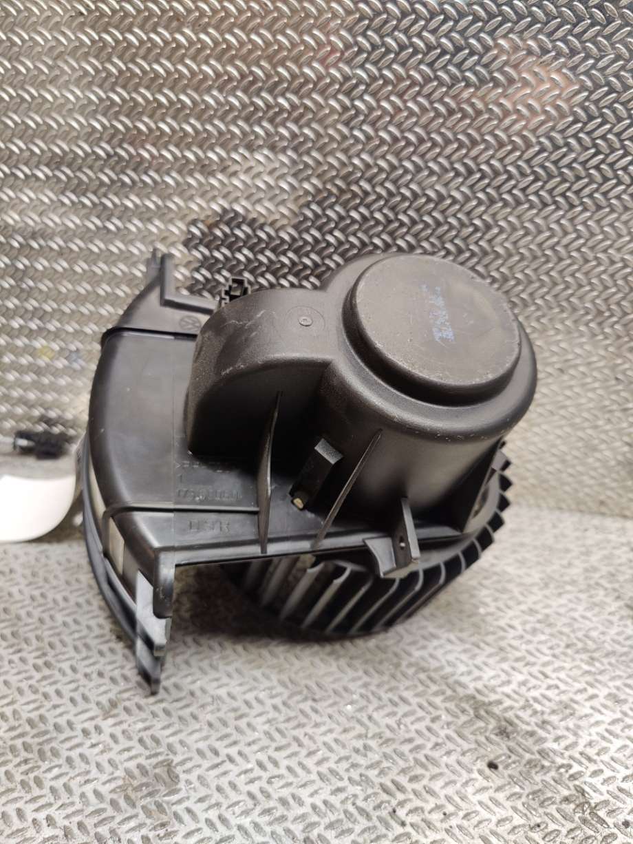Varmeapparat motor til VW Transporter / Caravelle, 2003-2009 (Fase 1) (T5) (T5) (VOLKSWAGEN|7E1820021)