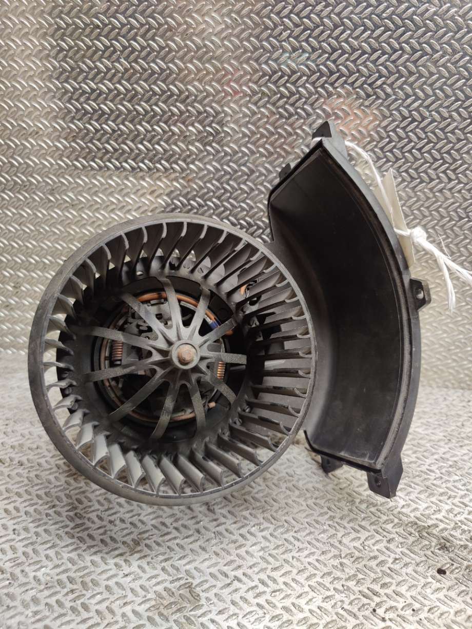 Varmeapparat motor til VW Transporter / Caravelle 2003-2009 (Fase 1) (T5) (T5) (VOLKSWAGEN|7E1820021|7H1820021B|)