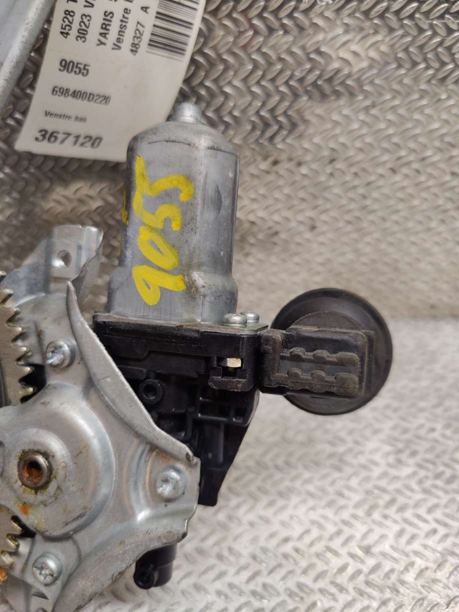 Ruteheis venstre til Toyota Yaris 2012-2014 (Type III, Fase 1)  (TOYOTA|698400D220||857100D100)