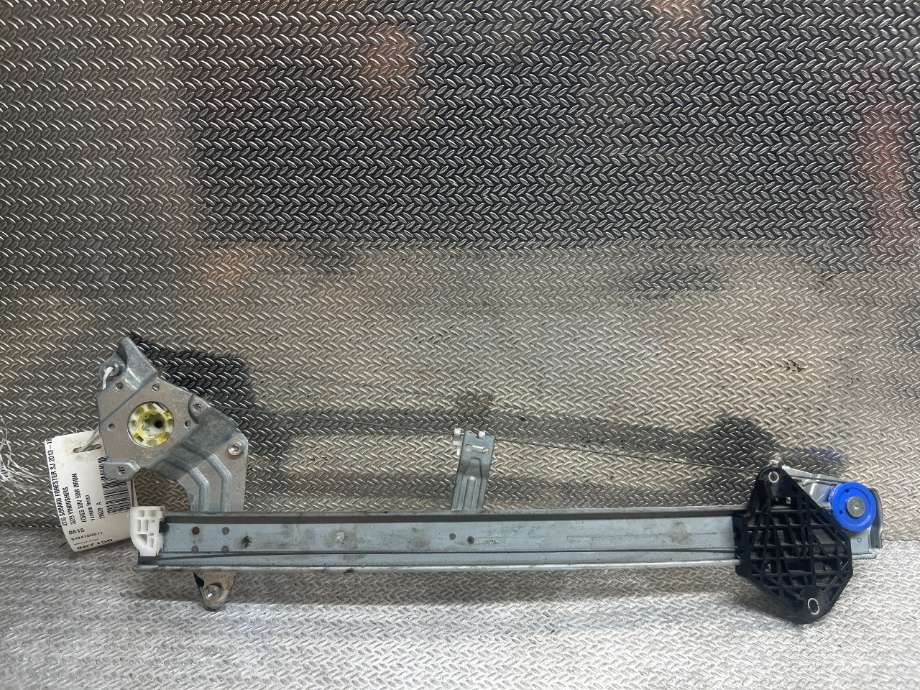 Ruteheis til Subaru Forester, 2013-2019 (Type IV)  (SUBARU|61041SG011)
