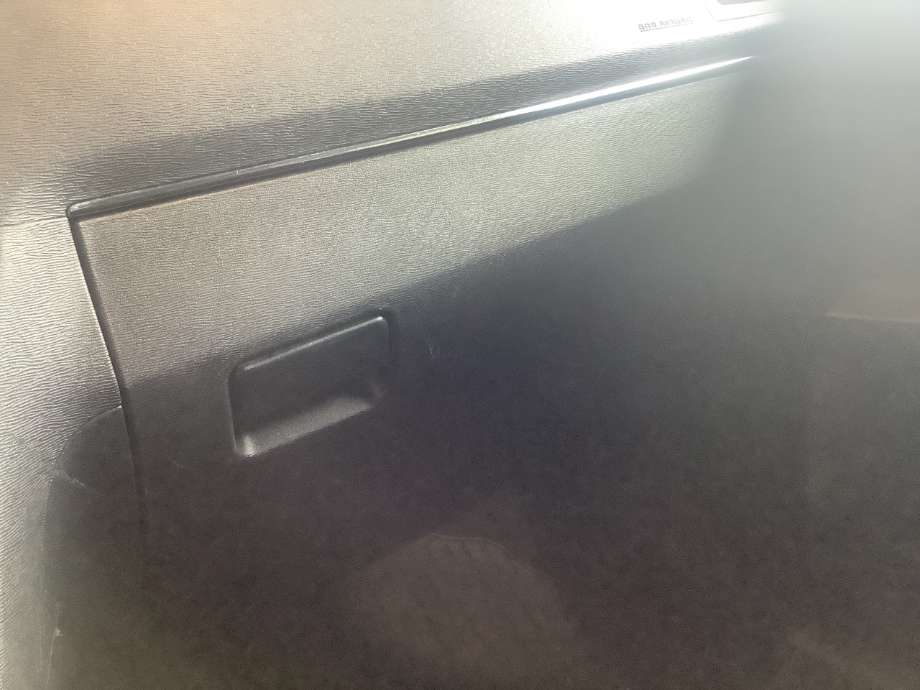 Hanskerom lokk til Toyota Avensis, 2009-2015 (Type III, Fase 1) (TOYOTA|)