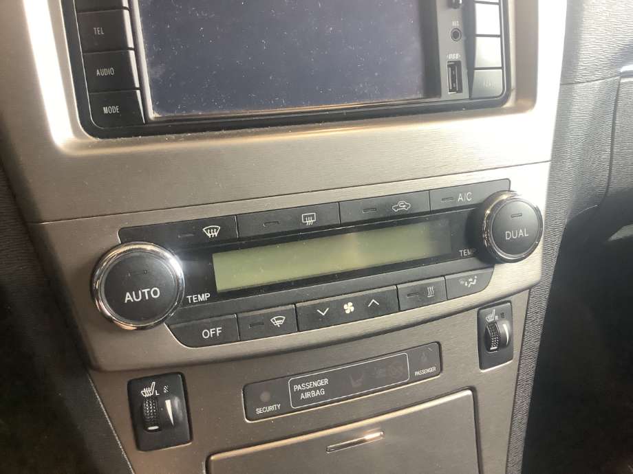 Varmeapparat betjening til Toyota Avensis, 2009-2015 (Type III, Fase 1) (TOYOTA|5590005450)