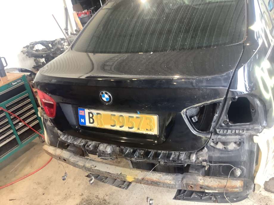 Bakluke sedan til BMW 3-Serie, 2005-2011 (E90/E91/E92/E93) (E90/E91/E92/E93) (BMW|)