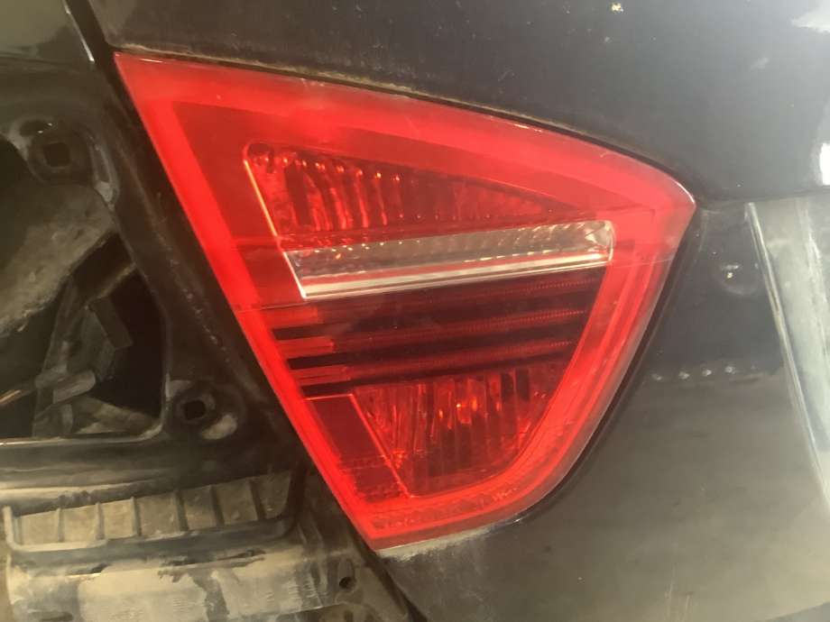 Baklykt venstre indre til BMW 3-Serie, 2005-2011 (E90/E91/E92/E93) (E90/E91/E92/E93) (BMW|)