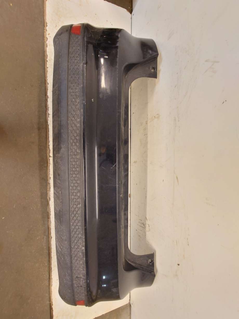 Støtfanger bak til Ford Focus, 2011-2014 (Type III, Fase 1)  (FORD|BM51-A17906-AHXWAA)