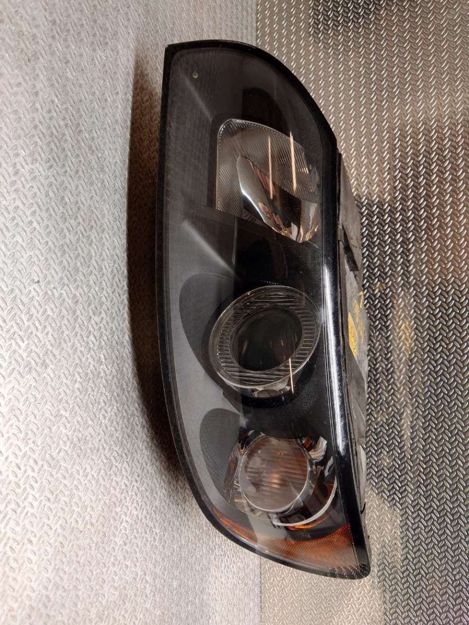 Frontlykt venstre halogen til Volvo S40 2004-2007 (Type II, Fase 1) (VOLVO|31335233||30698873)