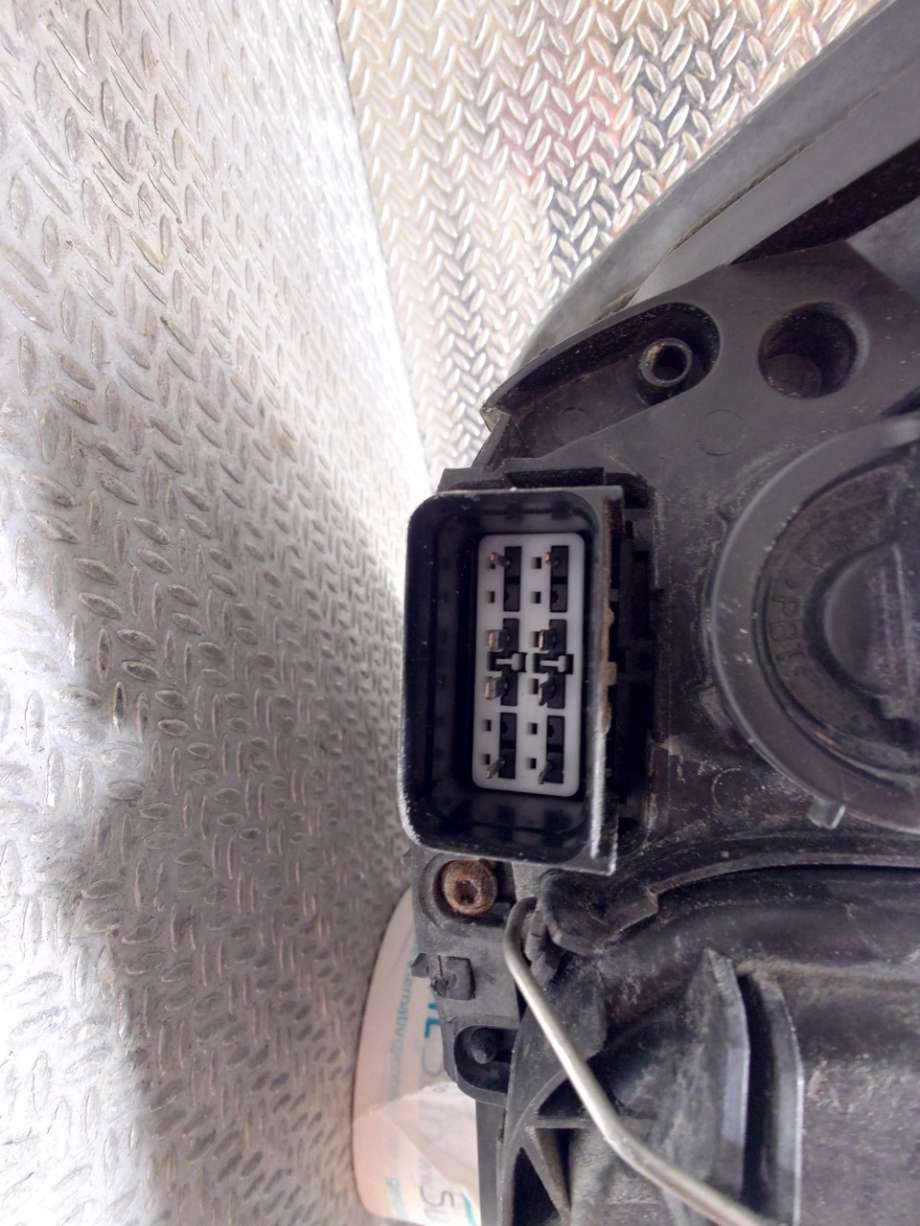Frontlykt venstre halogen til Volvo S40 2004-2007 (Type II, Fase 1) (VOLVO|31335233||30698873)