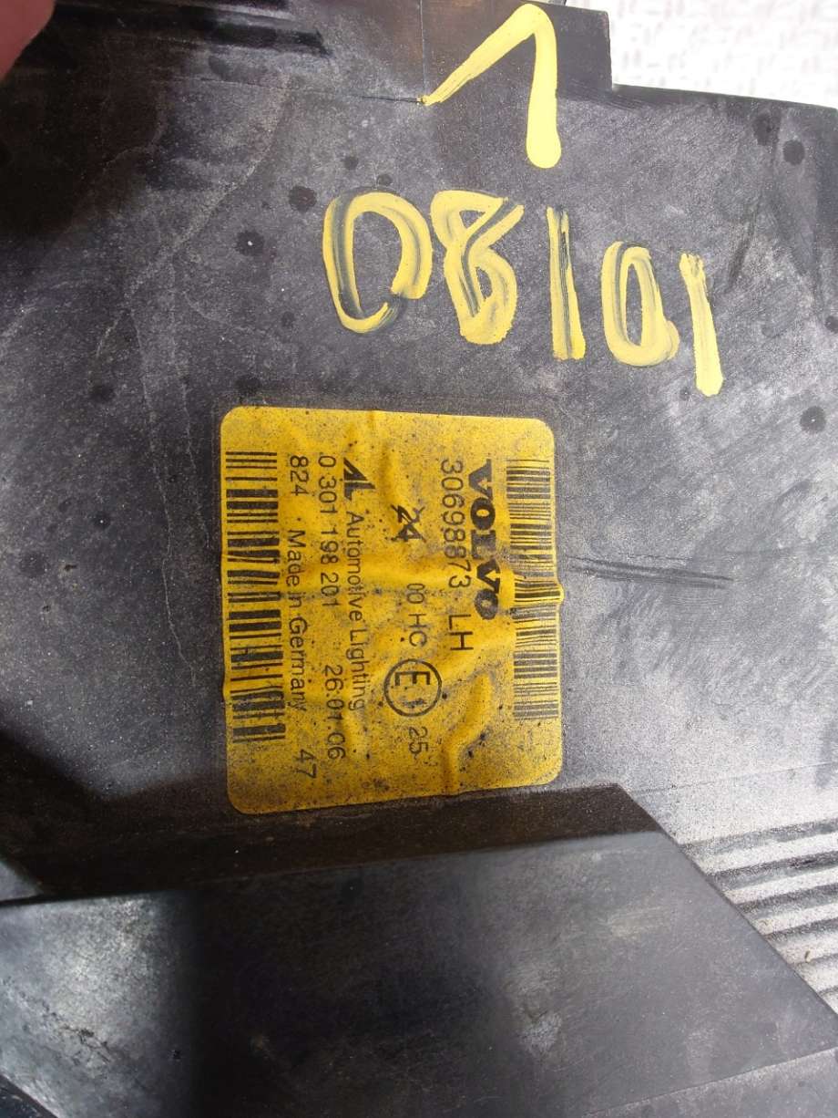 Frontlykt venstre halogen til Volvo S40 2004-2007 (Type II, Fase 1) (VOLVO|31335233||30698873)
