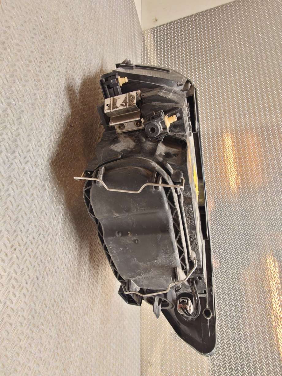 Frontlykt høyre halogen til Volvo S40 2004-2007 (Type II, Fase 1) (VOLVO|31335231||30698874)
