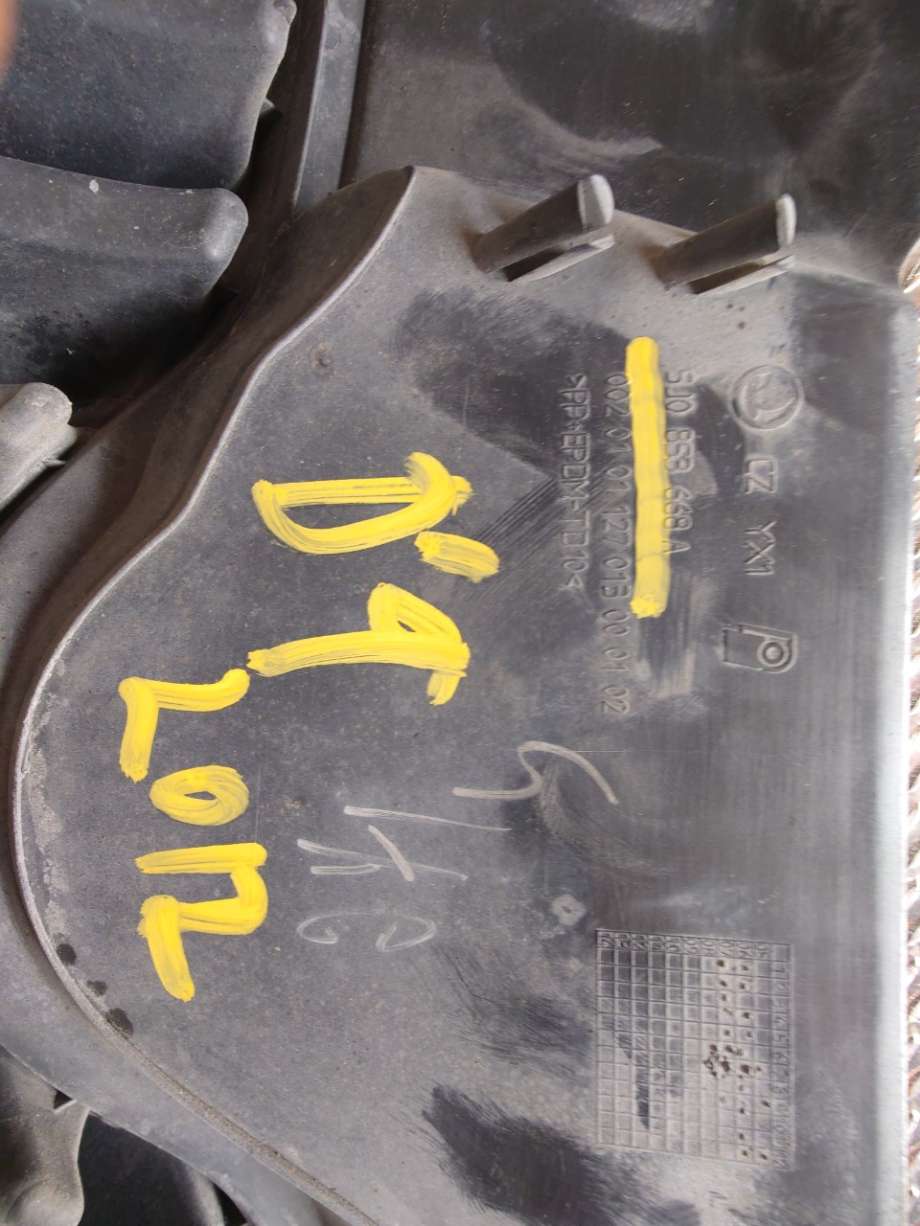 Grill til Škoda Fabia 2007-2010 (Type II, Fase 1)  (5J0853668A||5J0 853 668 A)
