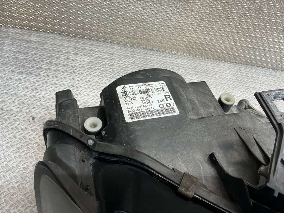 Frontlykt høyre xenon til Audi A4 2007-2014 (Type IV) (B8) (B8) (AUDI|8K0 941 030 AJ||8K0941004C)