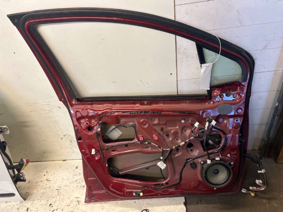 Dør venstre foran til Toyota Yaris 2014-2020 (Type III, Fase 2)  (TOYOTA|67002-0D510|670020D500|)