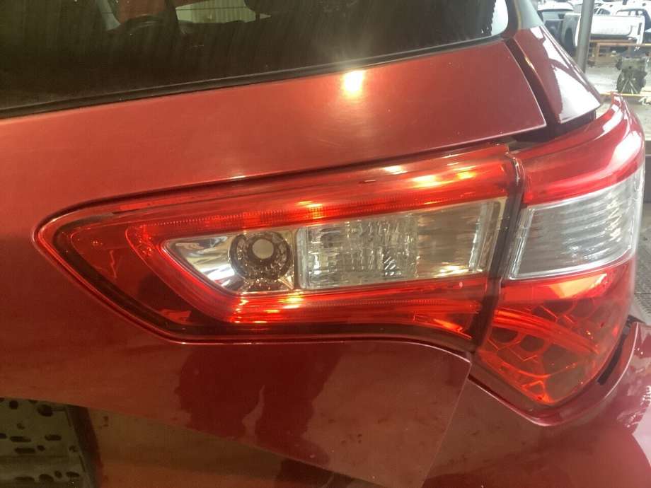 Baklykt høyre indre til Toyota Yaris, 2014-2020 (Type III, Fase 2) (TOYOTA|)