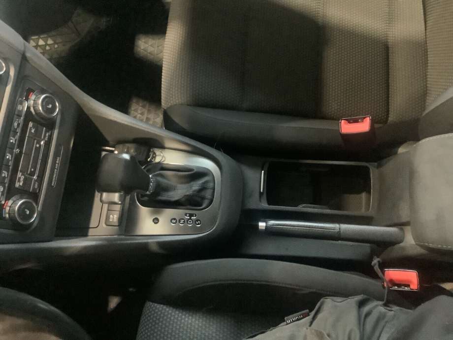 Innredning, Konsoll til VW Golf VI, 2008-2012  (VOLKSWAGEN|)