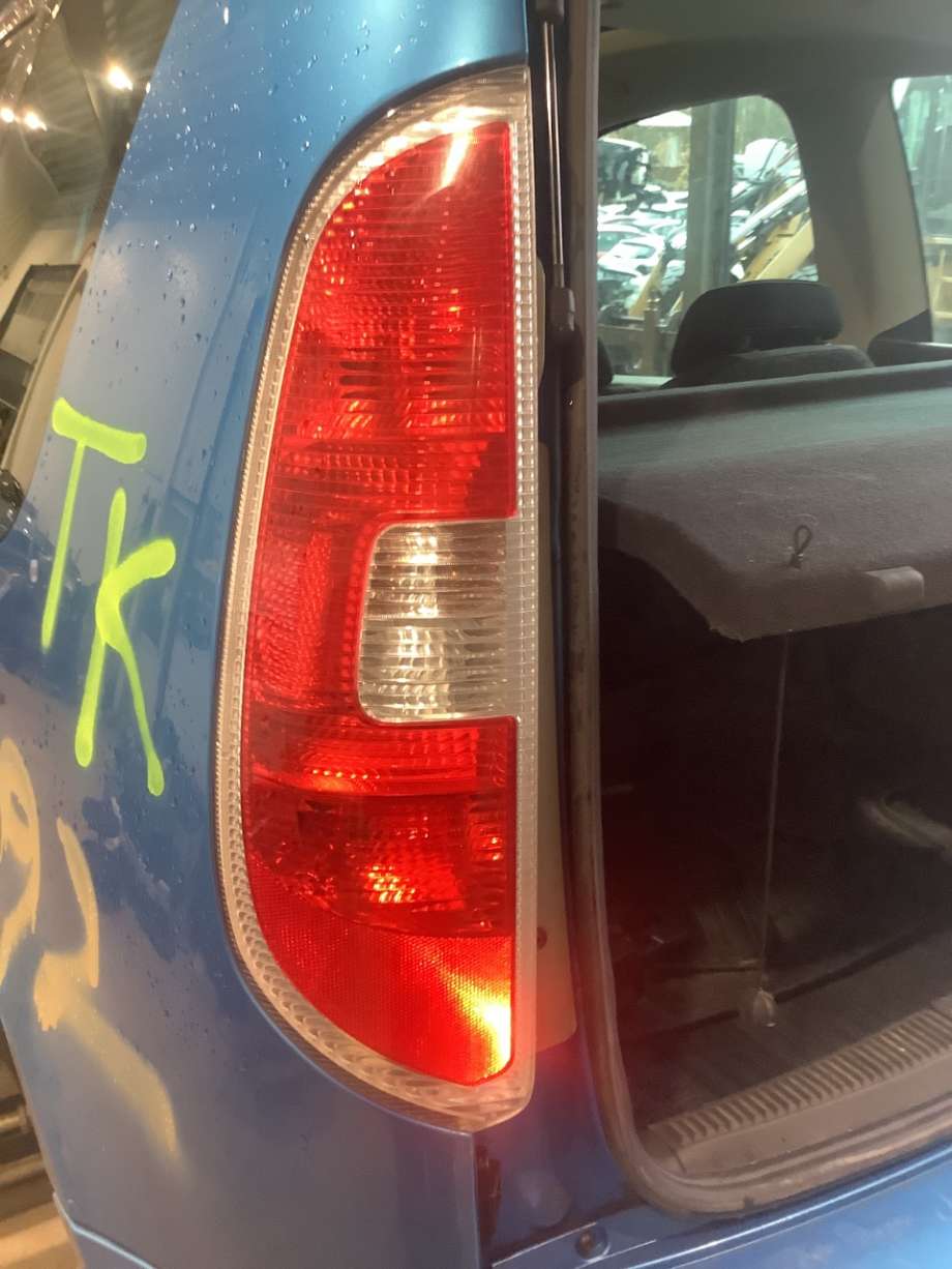 Baklykt venstre til Škoda Roomster, 2006-2010 (Fase 1) (SKODA|)