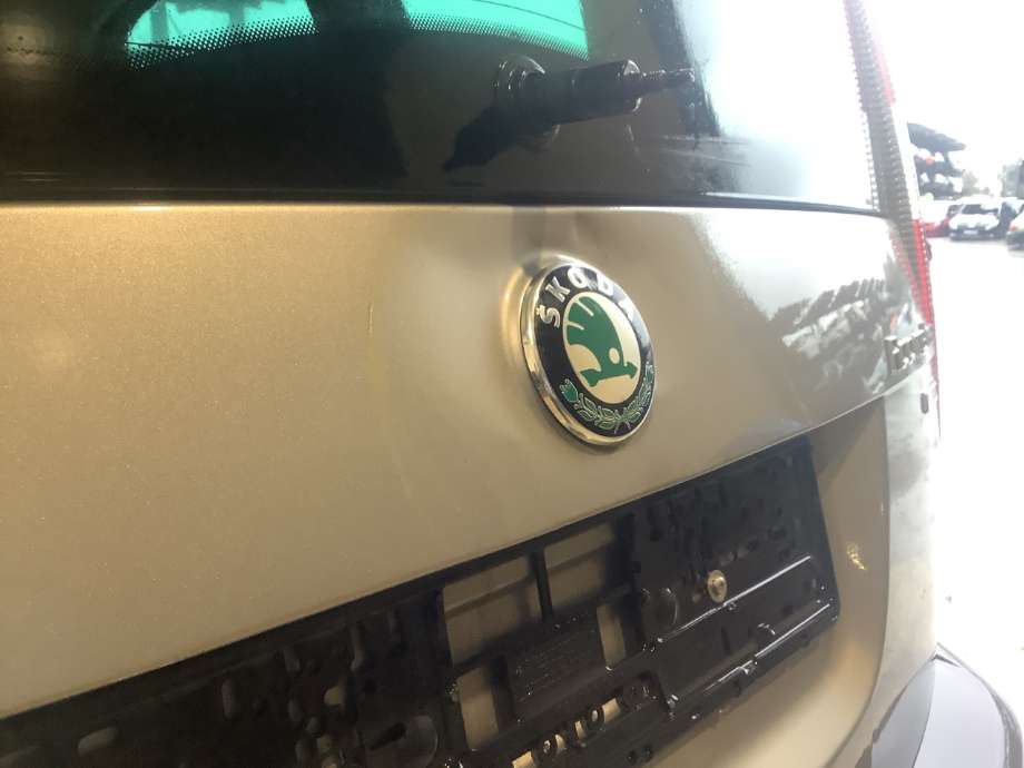 Bakluke til Škoda Roomster 2010-2015 (Fase 2)  (SKODA|5J7 827 025 J|5J7 827 025 K|)