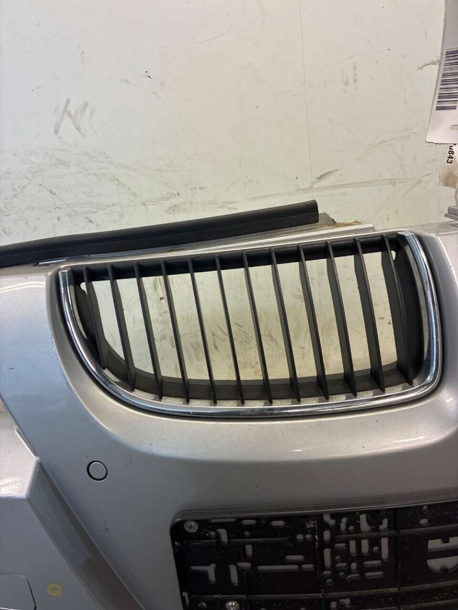 Grill høyre til BMW 3-Serie, 2005-2011 (E90/E91/E92/E93) (E90/E91/E92/E93) (BMW|51 13 7 120 008)