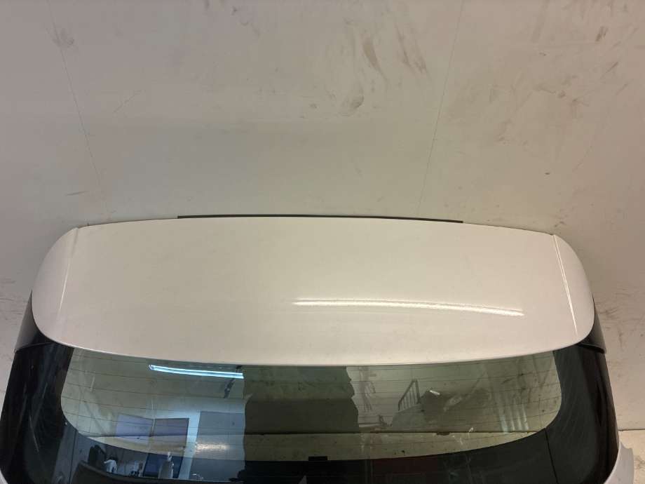 Spoiler bakluke til VW Golf VIII, 2020-->>  (VOLKSWAGEN|5H6827933G)