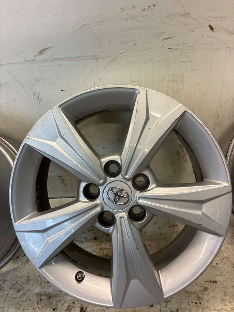 Felgsett aluminium til Toyota Auris 2013-2015 (Type II, Fase 1)  (TOYOTA||PW45710001)