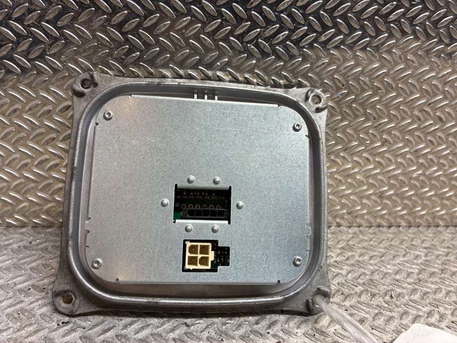 Styreenhet xenon/ballast til Audi A4, 2007-2014 (Type IV) (B8) (B8) (AUDI|8K0907472A)