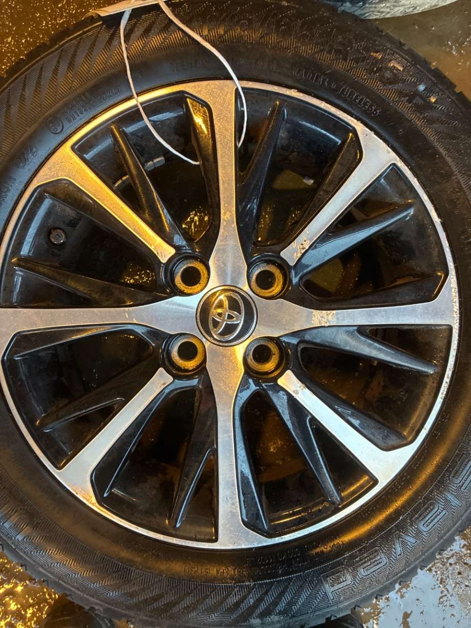 Felgsett aluminium til Toyota Yaris 2014-2020 (Type III, Fase 2)  (TOYOTA|426110DJ10|)