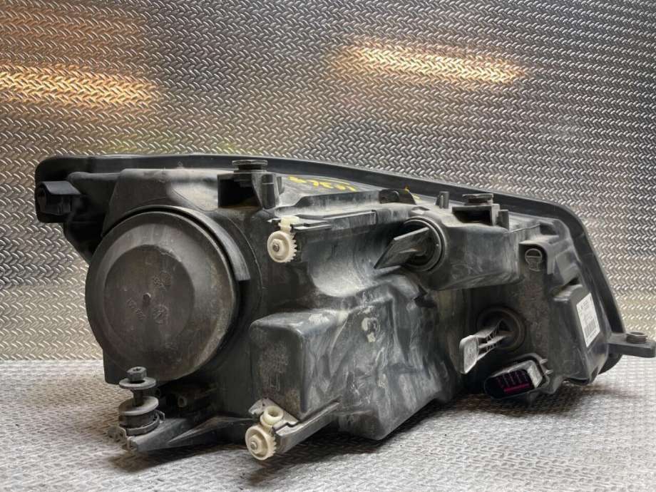 Frontlykt venstre halogen til VW Caddy 2010-2015 (Type III, Fase 2)  (VOLKSWAGEN|2K5941005A||2K5 941 005 A)