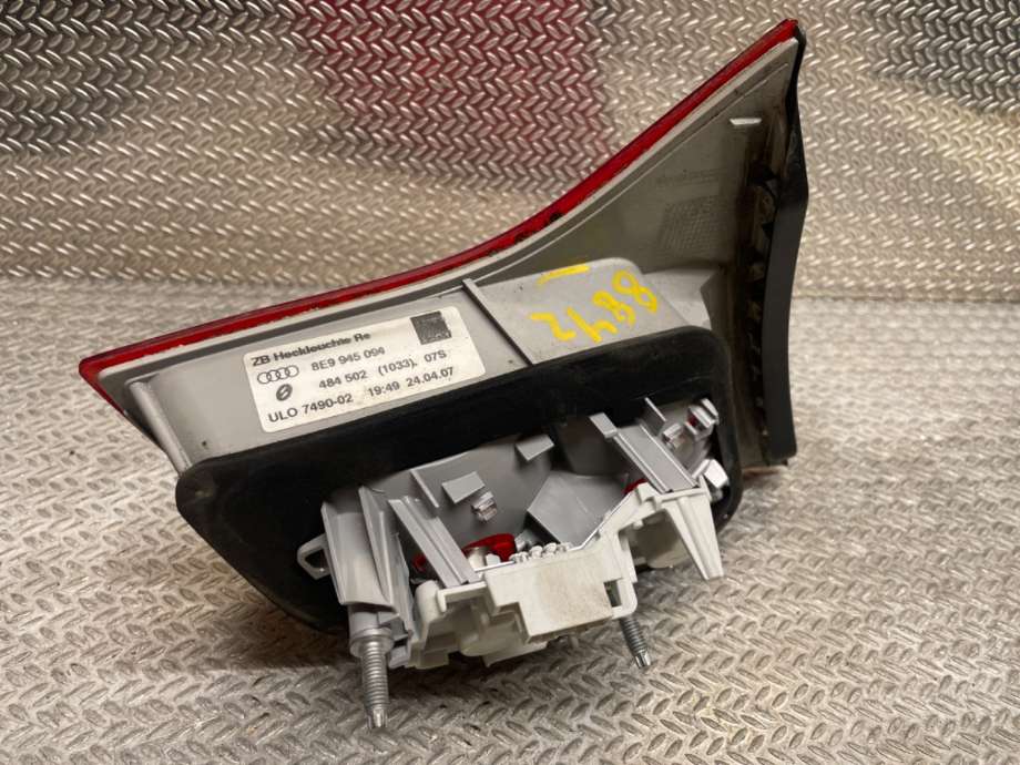 Baklykt høyre til Audi A4 2004-2008 (Type III) (B7) (B7) (AUDI|8E9 945 094 A|8E9 945 094)