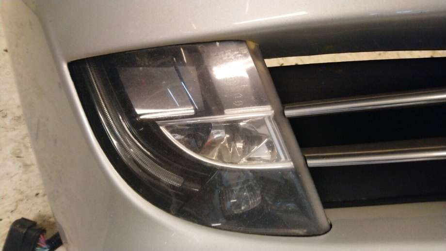 Tåkelykt høyre foran til Tesla Model S, 2013-2016 (Fase 1)  (6005916-00-D)