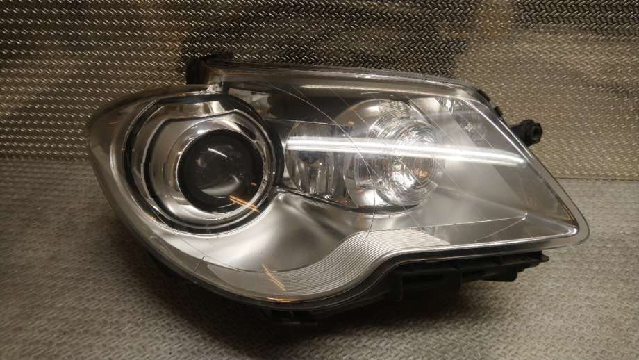 Frontlykt høyre xenon til VW Touran 2007-2010 (Type I, Fase 2)  (VOLKSWAGEN|1T1 941 754 A||1T1941752A)