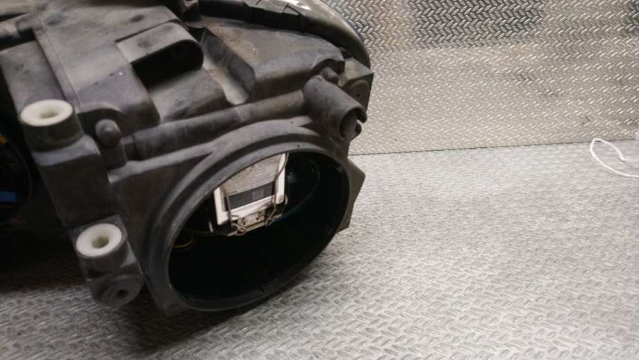 Frontlykt høyre xenon til VW Touran 2007-2010 (Type I, Fase 2)  (VOLKSWAGEN|1T1 941 754 A||1T1941752A)
