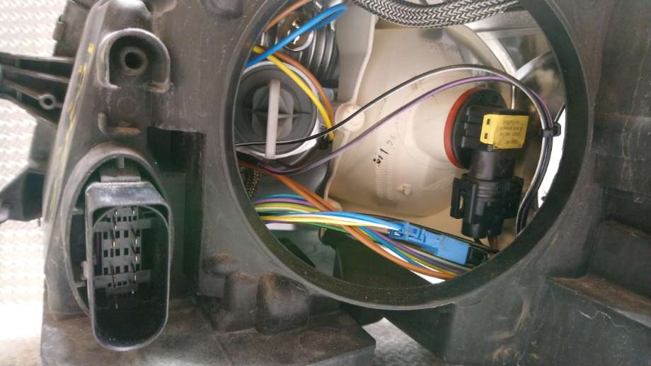 Frontlykt høyre xenon til VW Touran 2007-2010 (Type I, Fase 2)  (VOLKSWAGEN|1T1 941 754 A||1T1941752A)