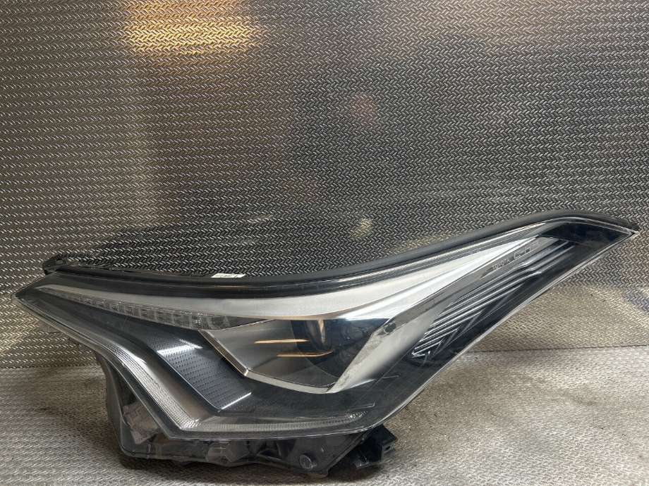 Frontlykt venstre halogen til Toyota C-HR, 2016-->>  (TOYOTA|81170F4340)
