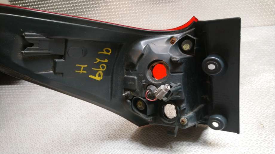 Baklykt høyre til Toyota Auris 2015-2019 (Type II, Fase 2)  (TOYOTA|8155102A50|8155102A51|)