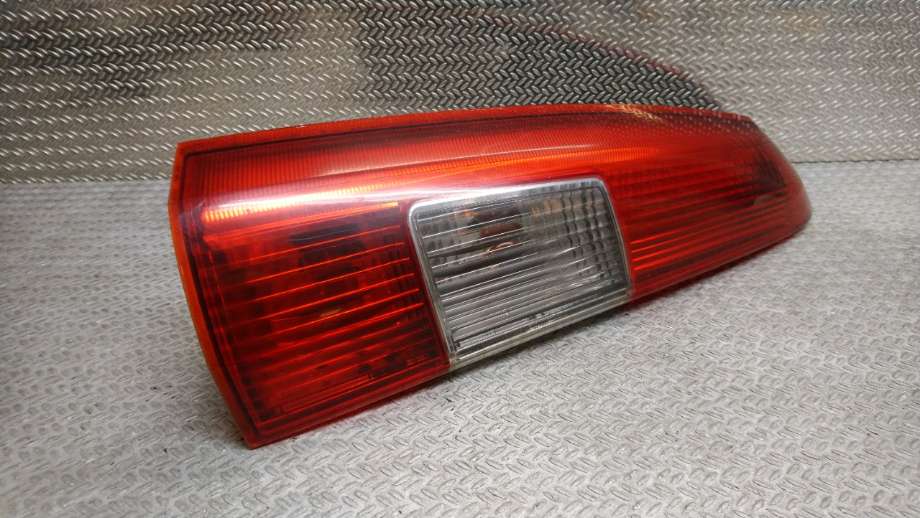 Baklykt venstre til Volvo XC70, 2001-2004 (Type I, Fase 1)  (VOLVO|9483688)