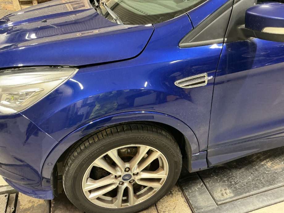 Skjerm venstre foran til Ford Kuga, 2013-2019  (FORD|)